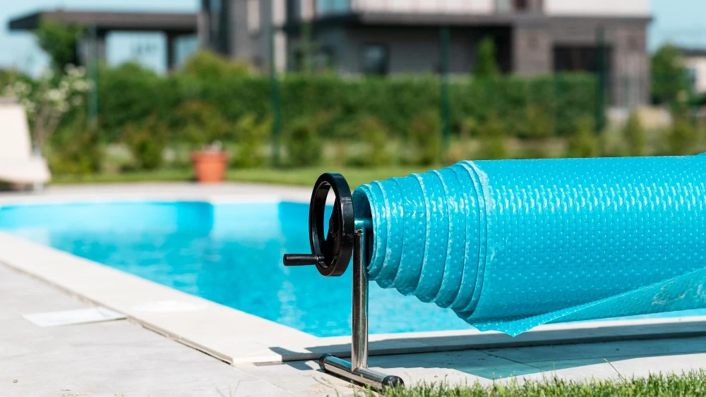 Akcesoria basenowe – kompleksowe wyposażenie dla Twojego basenu